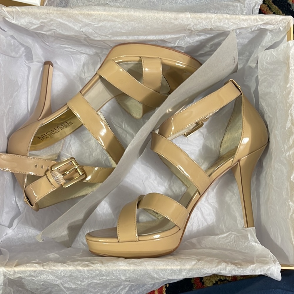 Michael Kors Evie platform sandal heels, size 8M